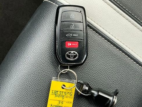 Used 2025 Toyota Camry SE FWD image 28