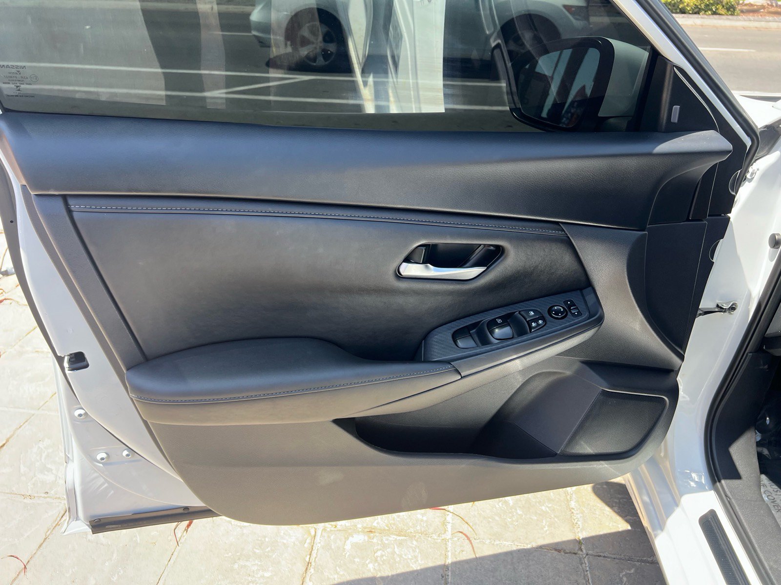 Used 2025 Nissan Sentra SV FWD image 10