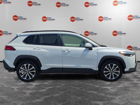 Used 2023 Toyota Corolla Cross XLE w/ Convenience Package AWD/4WD image 4