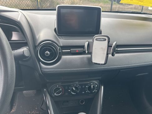 Used 2018 Toyota Yaris iA image 10