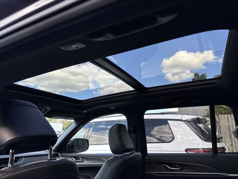 New 2025 Jeep Grand Cherokee Limited w/ MOPAR Finishing Package image 23