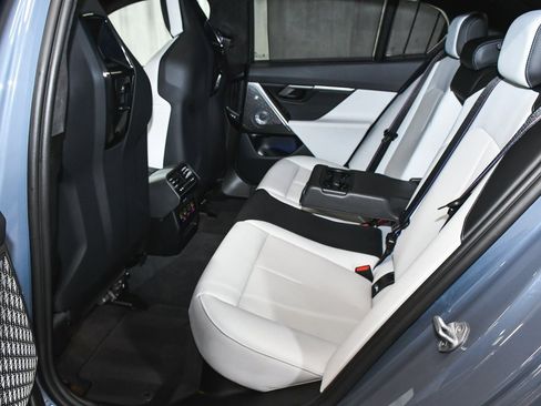 Used 2025 BMW M5 w/ Executive Package image 73