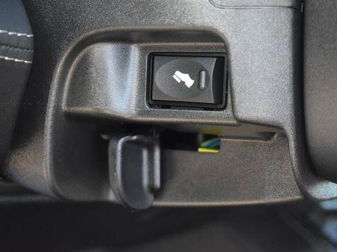 Used 2025 RAM 3500 Limited AWD/4WD image 34