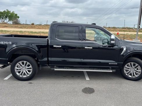 Used 2025 Ford F150 Lariat w/ Equipment Group 501A Mid AWD/4WD image 6