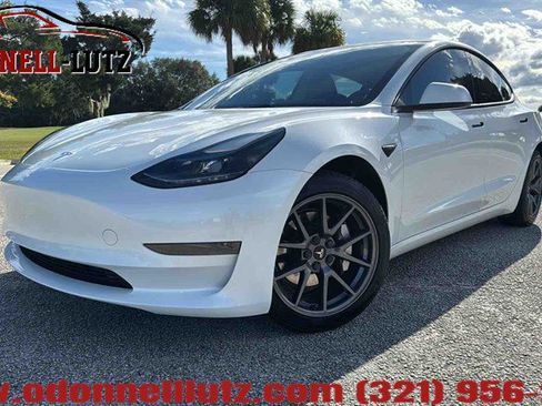 Used 2023 Tesla Model 3 Standard Range image 1