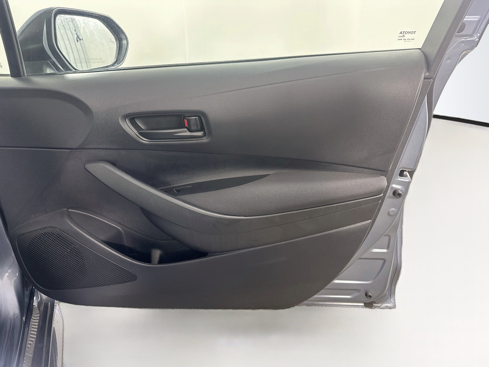 Used 2026 Toyota Corolla LE FWD image 31