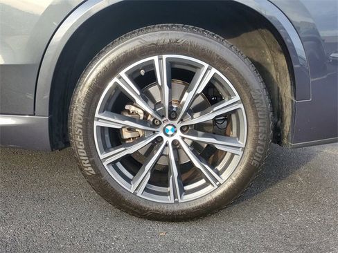 Used 2022 BMW X5 xDrive40i w/ M Sport Package image 7