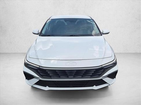 Certified 2025 Hyundai Elantra Hybrid FWD image 2