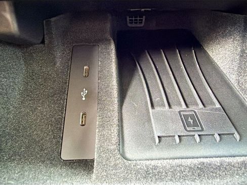 Used 2025 Porsche Panamera 4 image 31