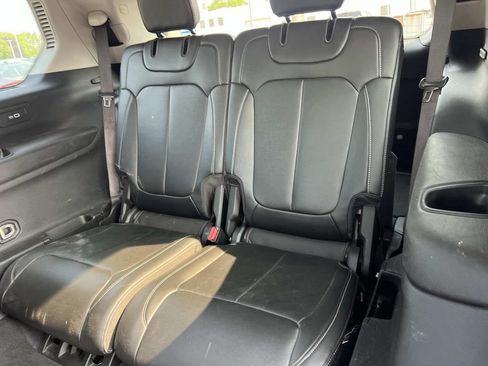 Used 2023 Jeep Grand Cherokee L Limited AWD/4WD image 12