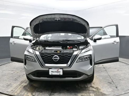 Used 2023 Nissan Rogue SV image 32