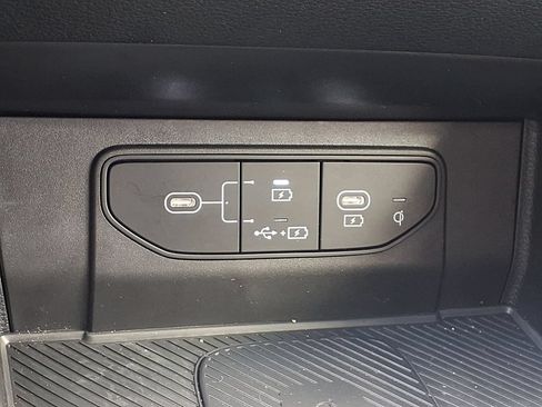 Certified 2026 Kia Sportage EX FWD image 8