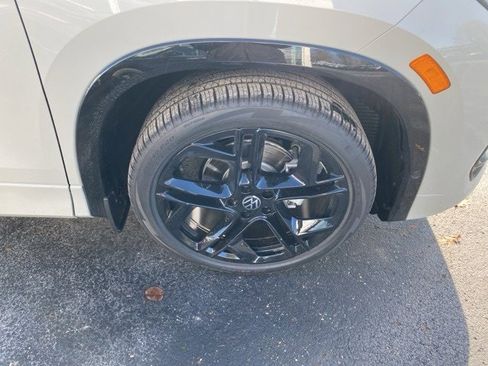 New 2026 Volkswagen Tiguan SE R-Line image 19