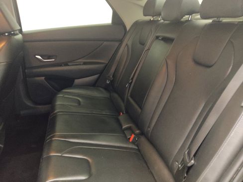 Used 2024 Hyundai Elantra Limited FWD image 18