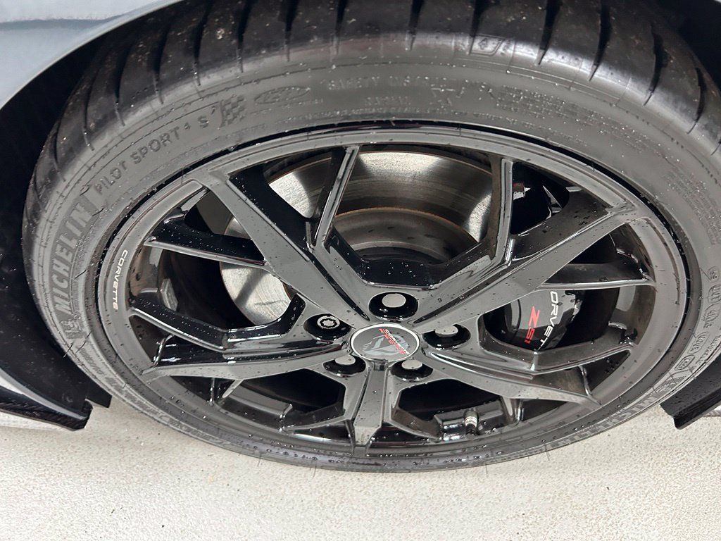 Used 2021 Chevrolet Corvette Stingray Preferred Cpe w/ Z51 Performance Package RWD image 9