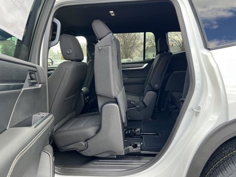 New 2026 GMC Acadia Elevation image 44