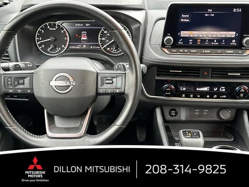 Used 2025 Nissan Rogue SV AWD/4WD image 16