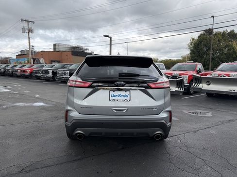 Used 2020 Ford Edge Titanium image 5