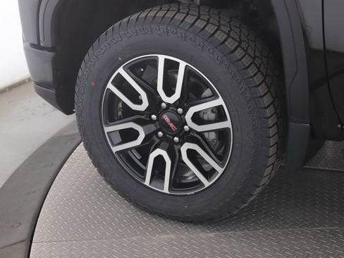 Used 2023 GMC Sierra 1500 AT4 w/ AT4 Premium Package AWD/4WD image 13