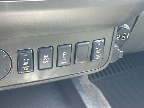 Used 2017 Nissan Frontier SV w/ SV Value Truck Package RWD image 31
