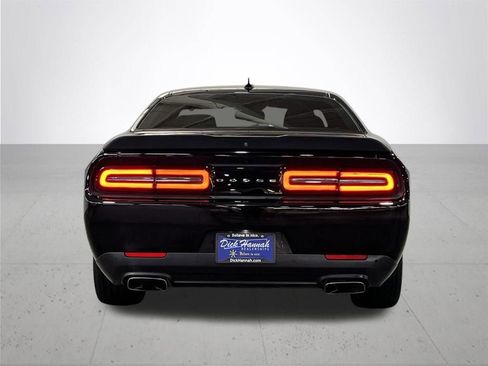 Used 2018 Dodge Challenger R/T Scat Pack w/ Driver Convenience Group RWD image 11