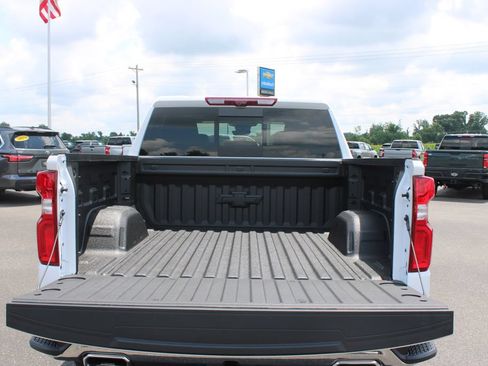 New 2026 Chevrolet Silverado 1500 LTZ w/ LTZ Premium Package AWD/4WD image 19