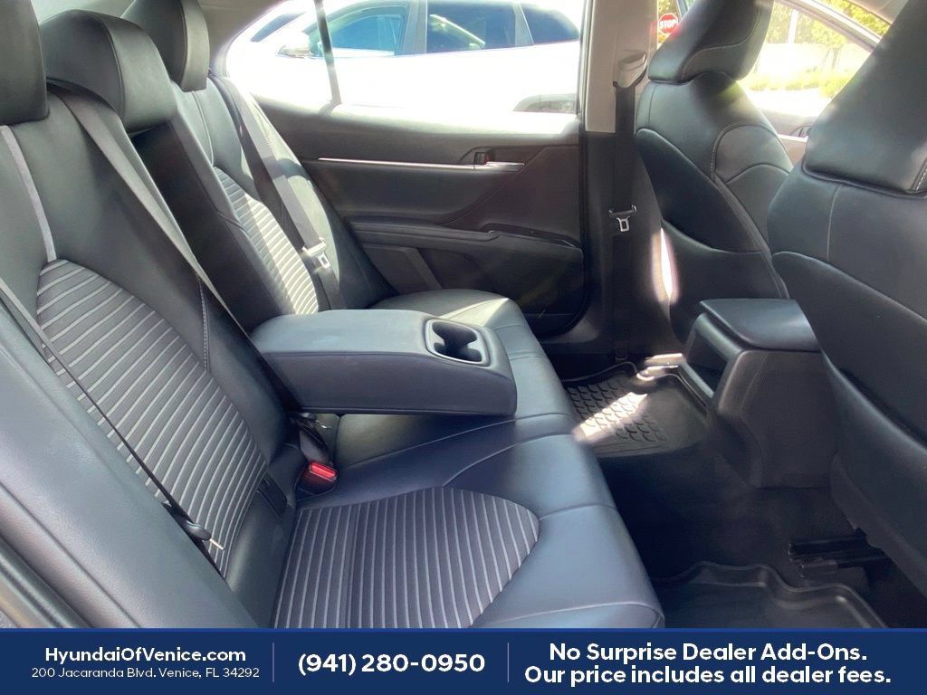 Used 2018 Toyota Camry SE FWD image 17