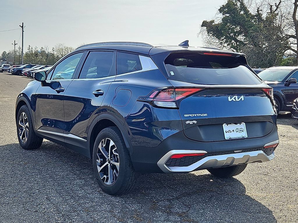 Used 2023 Kia Sportage EX AWD/4WD image 5