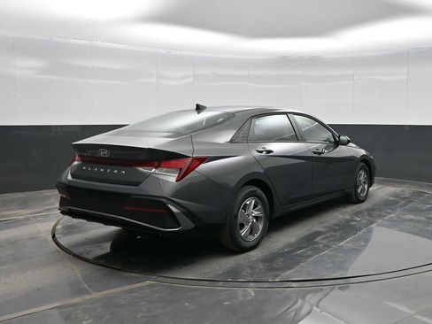 New 2026 Hyundai Elantra SE image 7