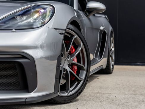 Used 2020 Porsche 718 Cayman GT4 RWD image 22