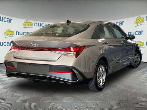 Used 2024 Hyundai Elantra SE FWD image 6