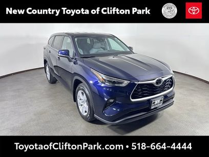 Used 2022 Toyota Highlander LE