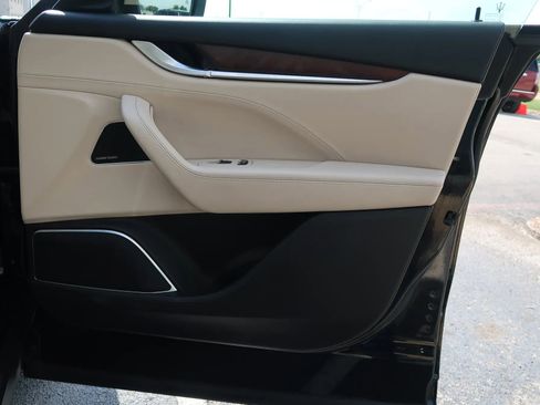 Used 2017 Maserati Levante w/ Luxury Package image 46