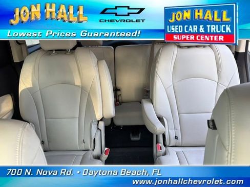 Used 2024 Buick Enclave Essence w/ Technology Package image 22