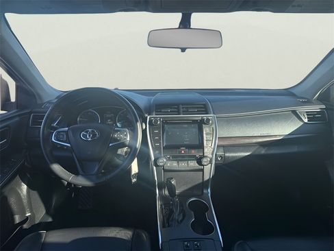 Used 2016 Toyota Camry XLE image 14