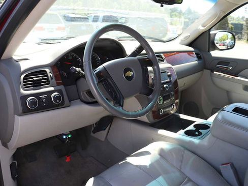 Used 2010 Chevrolet Suburban LT AWD/4WD image 10