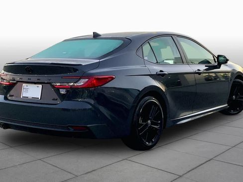Used 2025 Toyota Camry SE FWD image 12