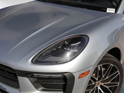 Used 2024 Porsche Macan AWD/4WD image 3