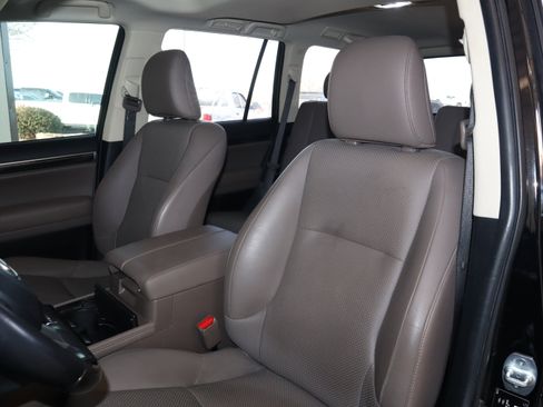 Used 2021 Lexus GX 460 Luxury w/ Sport Design Package image 32