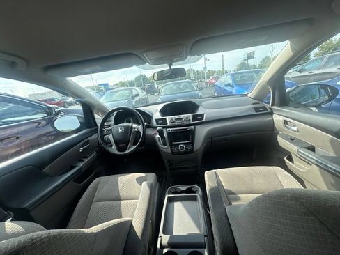 Used 2016 Honda Odyssey SE image 10