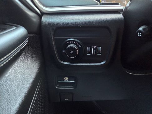 Used 2024 Jeep Grand Cherokee L Limited w/ Luxury Tech Group II RWD image 44
