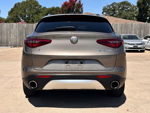 Used 2019 Alfa Romeo Stelvio Ti Lusso w/ Quick Order Package 22X Lusso AWD/4WD image 5