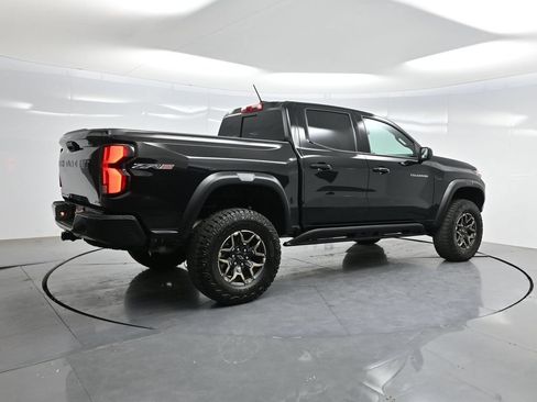 Used 2024 Chevrolet Colorado ZR2 w/ ZR2 Convenience Package III AWD/4WD image 40