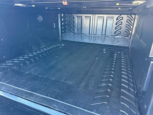 Used 2010 Chevrolet Avalanche LT w/ Luxury Package image 19