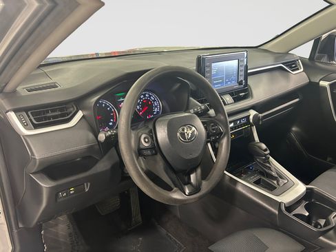 Used 2020 Toyota RAV4 LE FWD image 12
