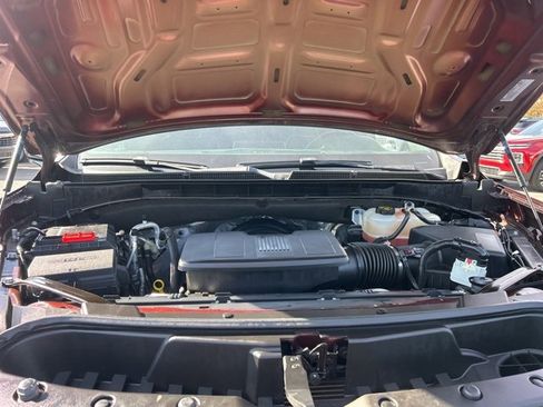 Used 2023 GMC Yukon SLT image 35