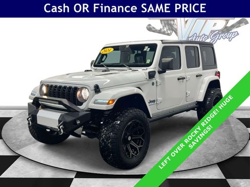 Used 2024 Jeep Wrangler Unlimited w/ Convenience Group AWD/4WD image 4