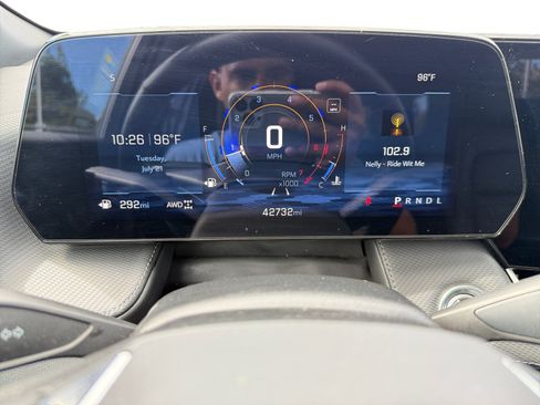 Used 2025 Chevrolet Equinox LT w/ Convenience Package II AWD/4WD image 11