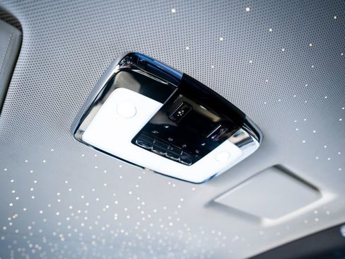 Used 2019 Rolls-Royce Phantom Sedan RWD image 49