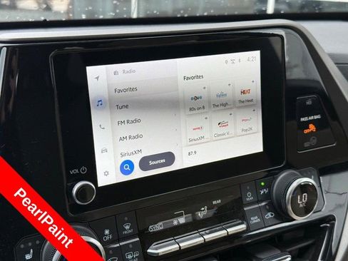 Used 2023 Toyota Highlander XLE image 24